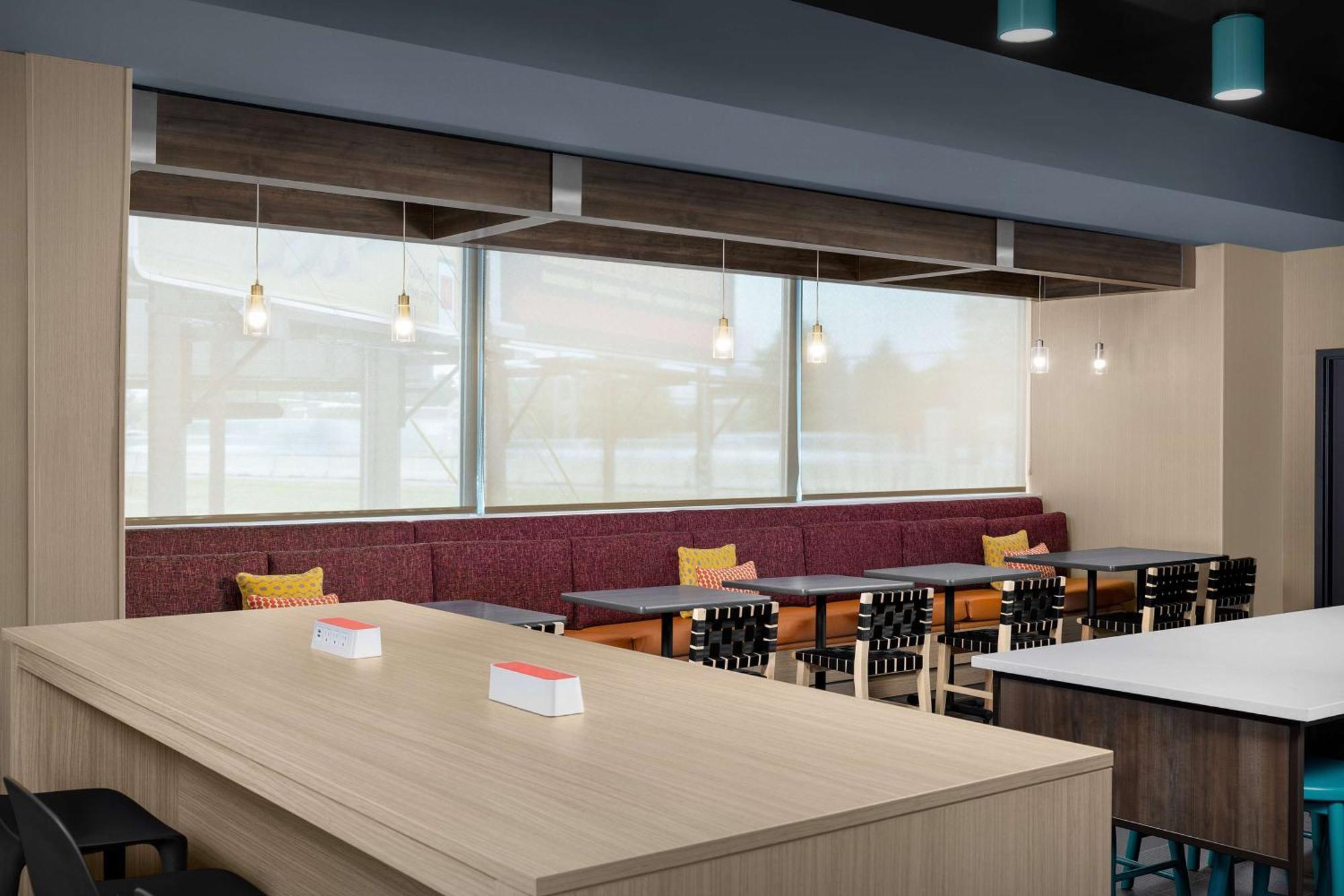 Hotel Tru By Hilton East Broad 3*